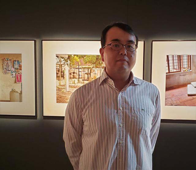 画像: 写真家の齊藤小弥太さん。「カメラを持っていても持たなくても、写真を撮っても撮らなくても、またこの場所を訪れたい」と、おっしゃる姿が印象的でした。
