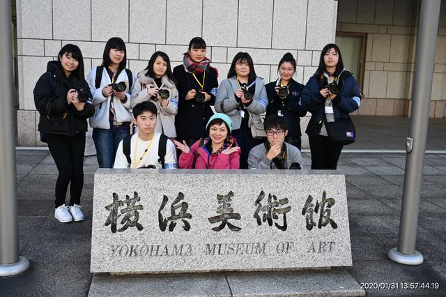 画像: ▲水咲奈々講師のグループで記念撮影。