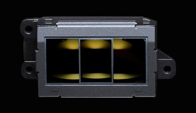 画像: 全点クロス、高密度105点AF、-4.5EV対応AFを実現する新開発マルチCAM37Kオートフォーカスセンサーモジュール