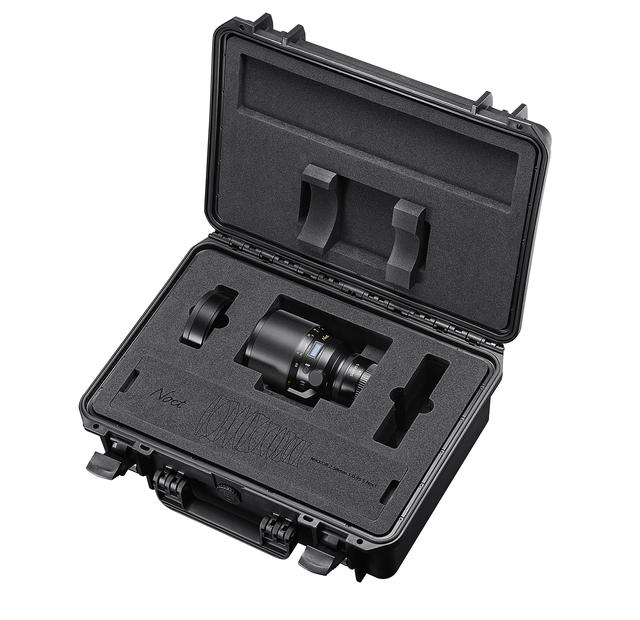 画像: 付属のトランクケース CT-101に収められている