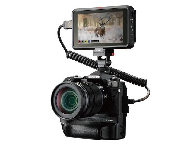 画像: ATOMOS社製 HDRモニター/レコーダー「NINJA V」への動画 RAWデータ出力に対応する。