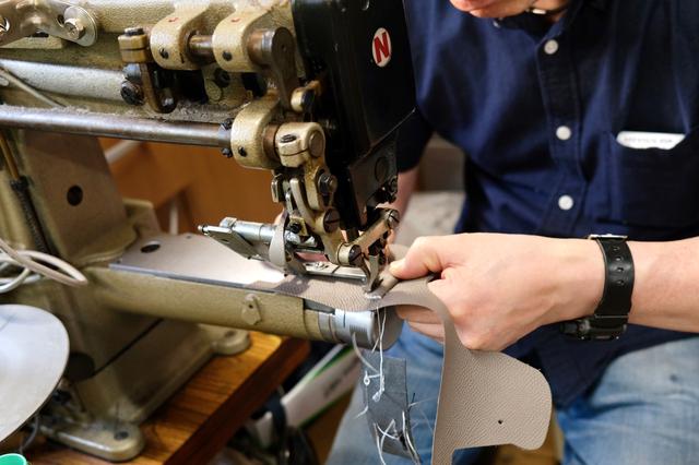 画像7: INDUSTRIAは富士フイルム「X100V」専用の本革製ケースの新色(ブラック)を販売開始!