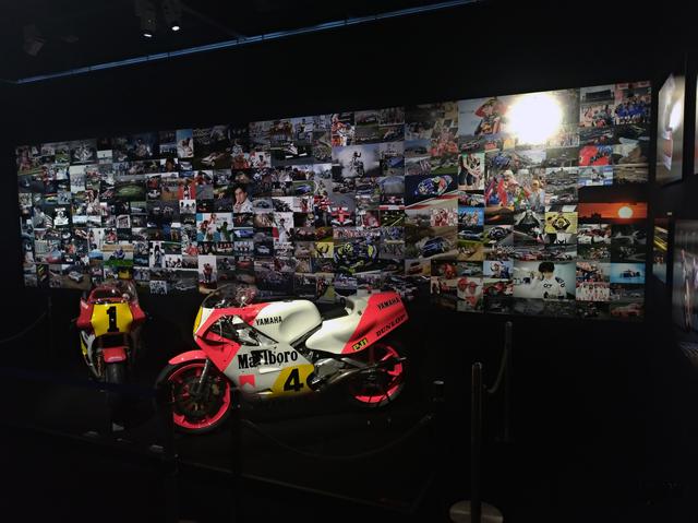 画像: ▲"King・Kenny"の異名を取ったケニー・ロバーツの84年型ヤマハYZR500(#4)。「なんで#1ホンダは83年型じゃなくて84年型?」とか、細かいことは突っ込まないであげてくださいね〜(^_^;)