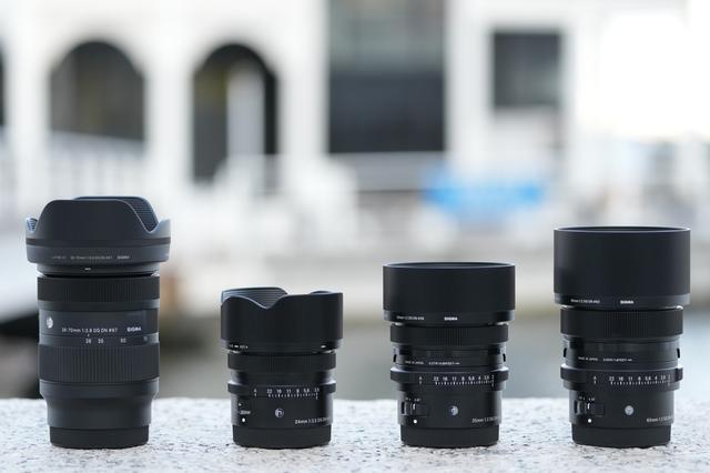 画像: 左から28-70mm、24mm、35mm、65mm。