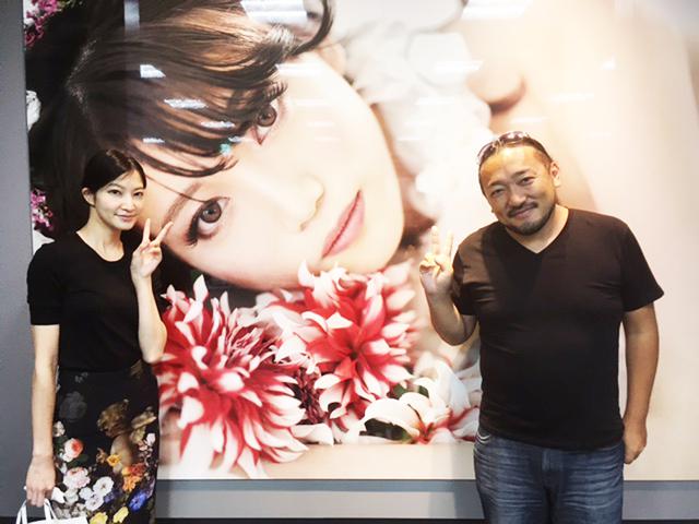 画像: HASEO氏とマネジャーの吉川みなさん。