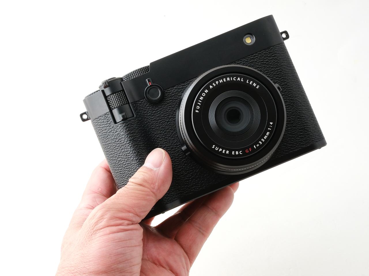 New Model Impression フジフイルム GFX100RF 実勢価格:83万500円