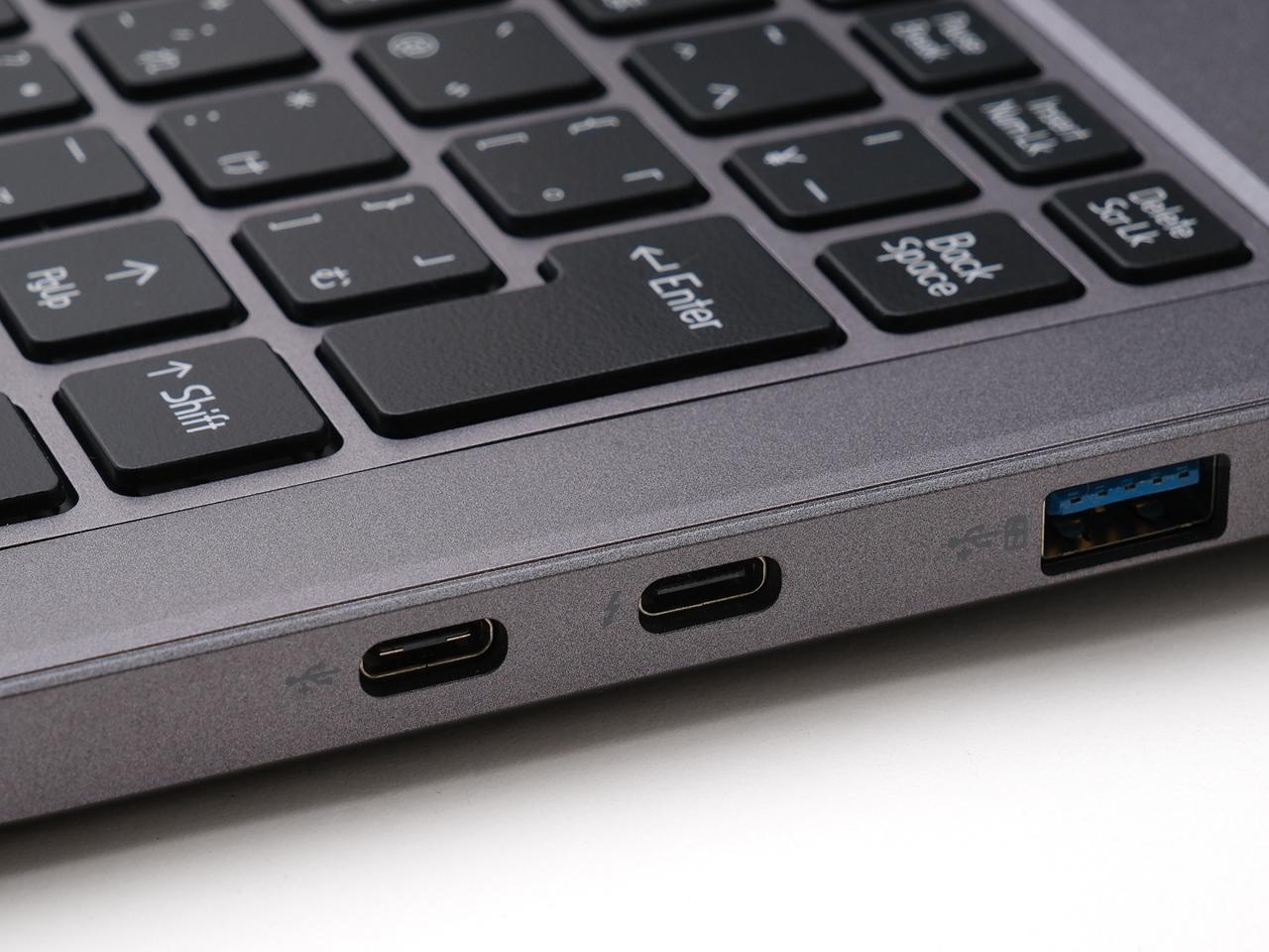 画像: 転送速度を最大限活かすためにはPC側も「USB4」または「Thunderbolt 4」に対応していることが必要。筆者のPCでは、左からUSB 3.2 gen 2、Thunderbolt 4端子となっています。どちらも形状はUSB Type-Cです。