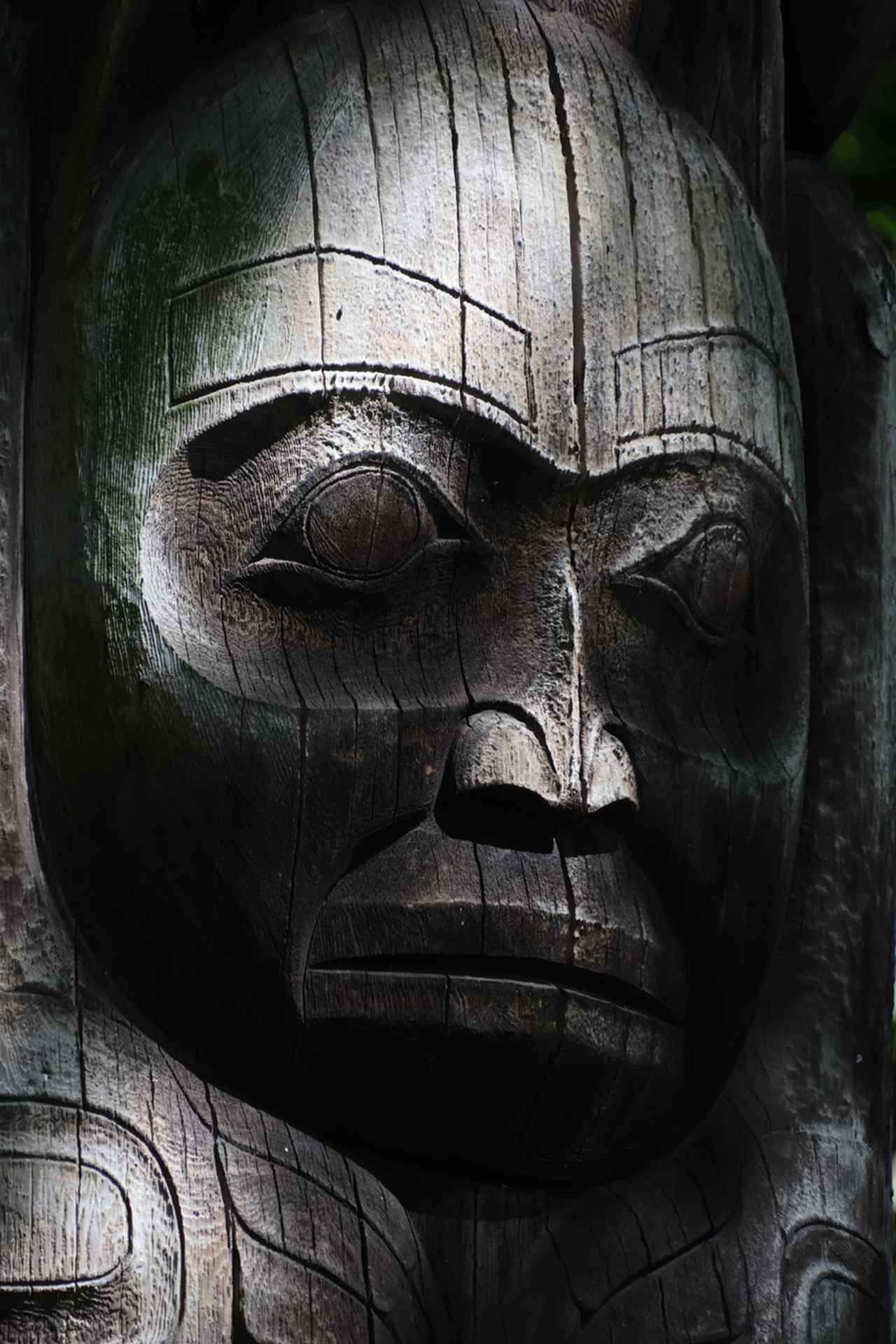 画像: 解像感は高いのでテレ端300mmでも十分質感のあるカットを狙える。階調はもちろんカメラ本体(画作り設定など)に依存する部分が大きいが、同条件でみても本レンズの再現は丁寧に再現できている方だ。 ■絞りF7.1 1/500秒 マイナス1.7露出補正 ISO640(300mm時)