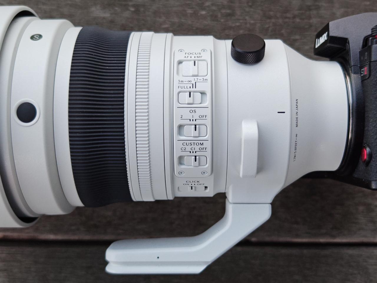 画像: 手持ち撮影も容易な超大口径望遠レンズ