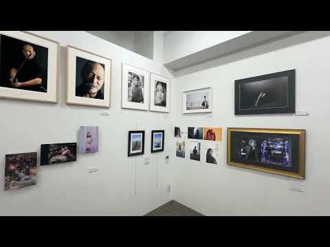 画像: 「魚住誠一’sポートレート専科OB展示会」がルデコギャラリー（東京・渋谷）で開催中！　11月30日まで。 www.youtube.com