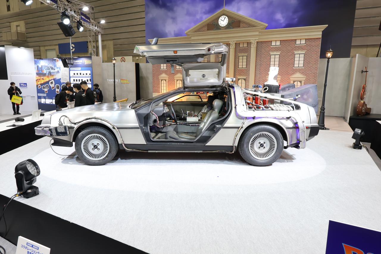 画像3: 【タムロン】なんとタッチ&トライのコーナーにタイムマシン、DMC「デロリアン」がデンと構えてます!【CP+2026レポート】