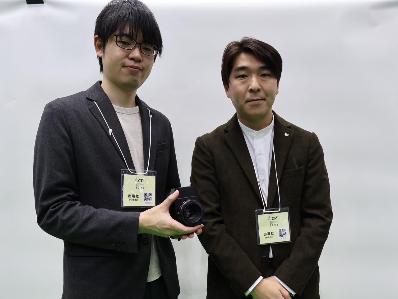 画像: 左からキヤノンIMG製品132設計室・水谷将馬氏、前出の上田晴久氏。