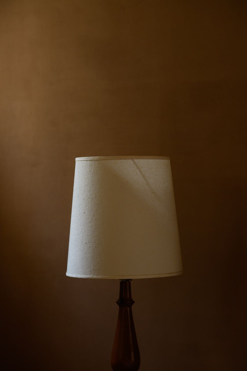 画像: WBがなーんか間違ってるけど、雰囲気良いと思ったのでイキで。1段絞ってもごくごく四隅がわずかに落ちてるのが分かりますね。そういうのがキライなら従来型の方が良いかも？　本レンズを使う懸念点として、Z100-400mmを使う気が失せる、があります。お安くないレンズだし、ホント良くないことだと思うんだ。 ■100mm時　絞りF4　1/250秒　マイナス1.0露出補正　ISO560