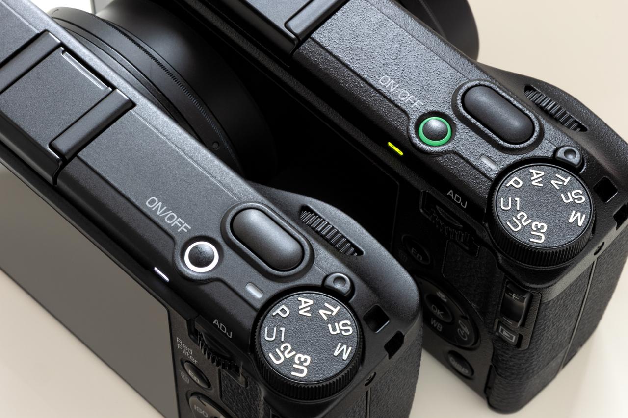 画像: RICOH GR Ⅳ Monochrome（左）とRICOH GR Ⅳ（右）。