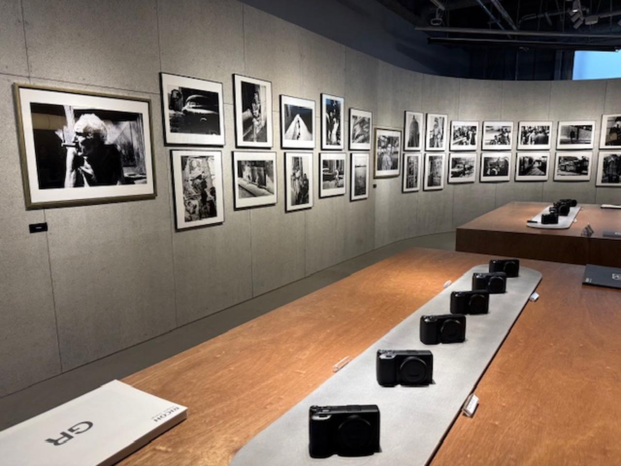 画像: Ⓒ中藤毅彦　会場はGRスペース東京（表参道）。GRの最新機種のタッチ＆トライも可能。