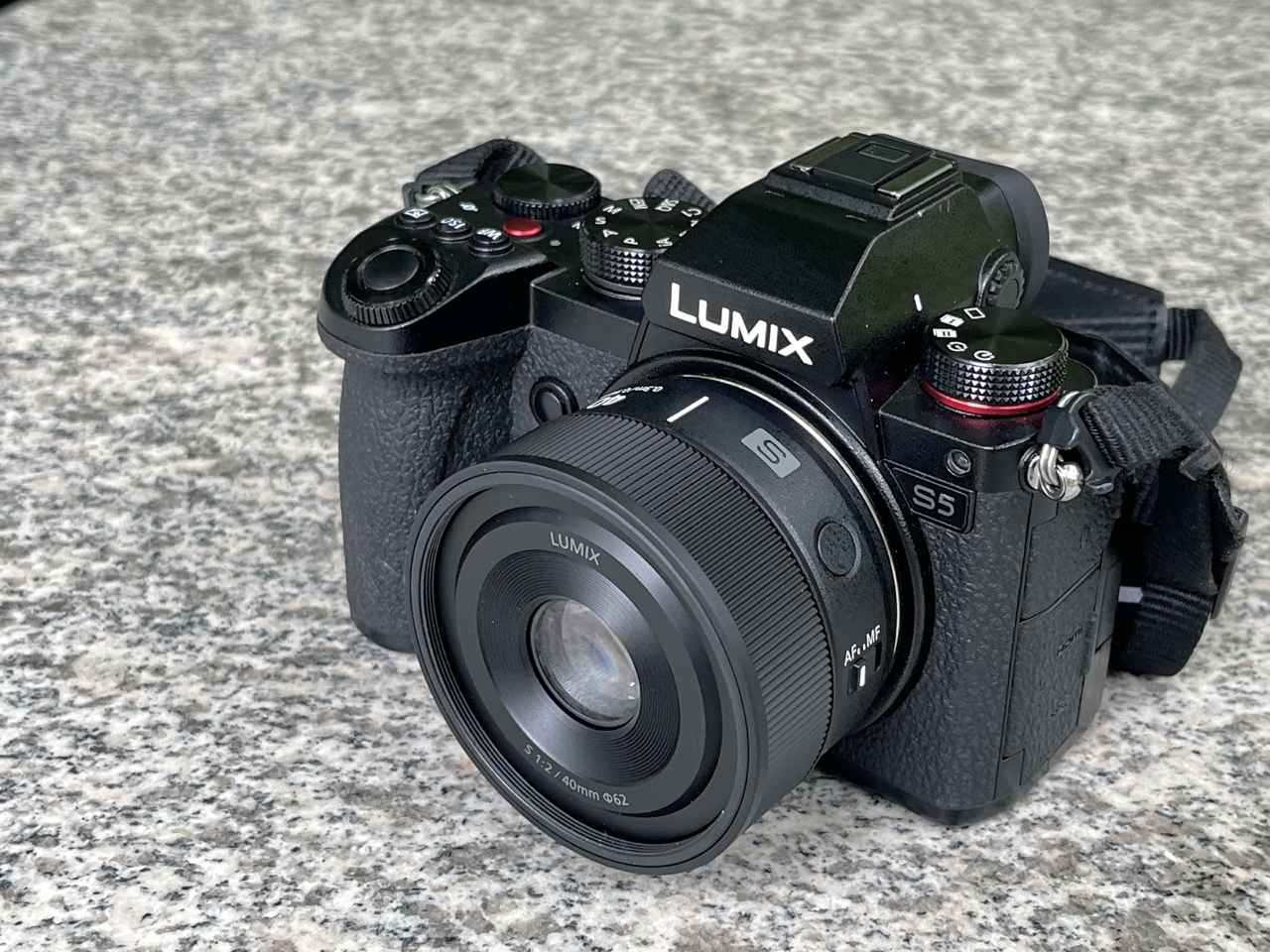 画像: Lens Impression! パナソニック LUMIX S 40mm F2 ●実勢予想価格：5万6430円（税込） ●photo＆text:豊田慶記 - Webカメラマン