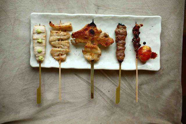 画像: 焼き鳥屋に来たら積極的に手羽先を食べよう