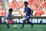 画像: 鈴木は前半、BLUE FRIENDSでプレーし、2得点を挙げた