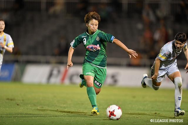 画像: 昨季は15得点、一昨季は18得点で2年連続リーグ得点王の田中美南。今季は目標を20得点に据えた