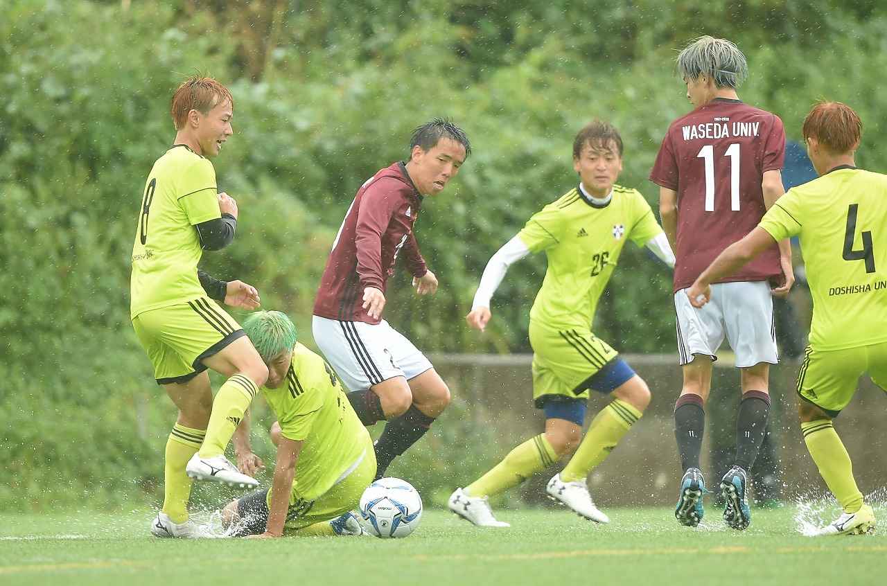 画像: 準決勝は激しい雨の中での激闘となった