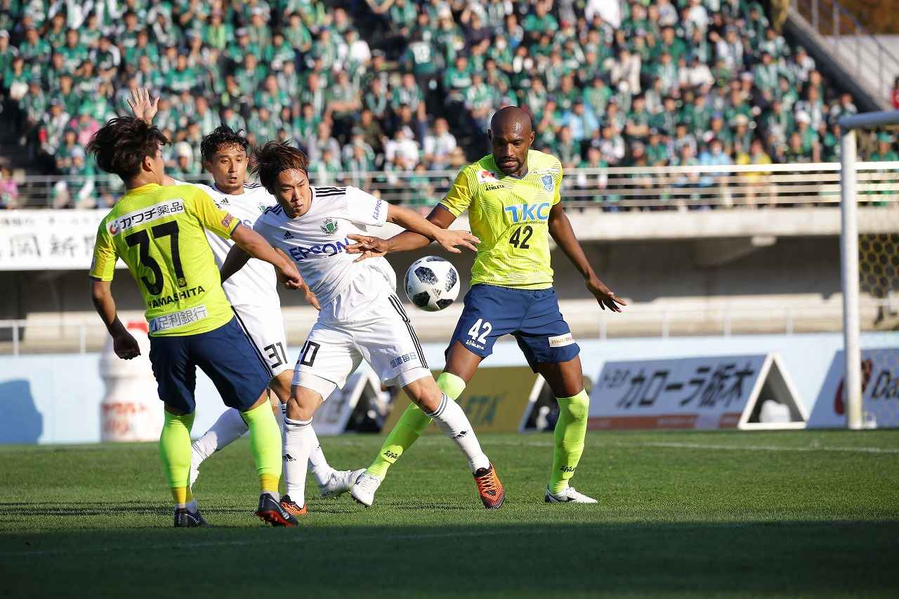 画像 : 1番目の画像 - 松本が栃木との接戦を制し、Ｊ２優勝に王手　写真◎J.LEAGUE PHOTOS - サッカーマガジンWEB