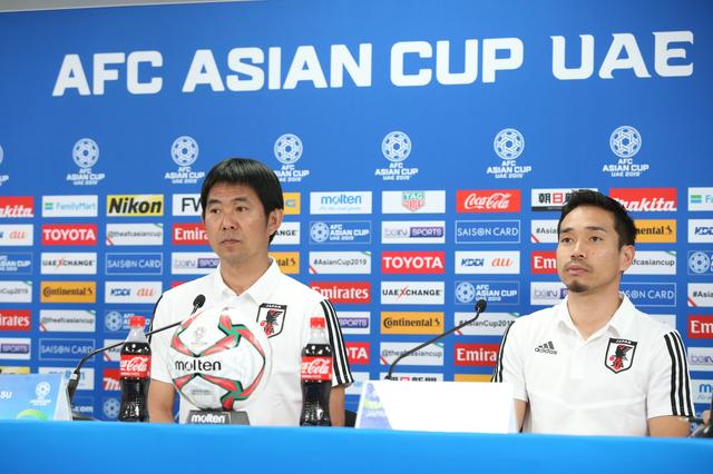 画像: 上写真=前日会見に臨んだ森保監督(左)と長友佑都(写真◎JFA)
