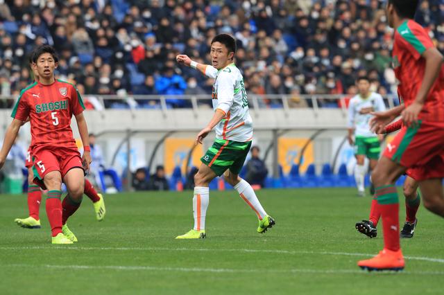 画像: 青森山田はスキがない戦いぶりと檀崎を中心とした効率の良い攻撃で決勝に勝ち上がった(写真◎福地和男)
