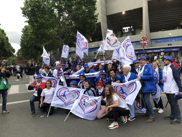 画像: 地元フランスは韓国との開幕戦で圧勝。多くのサポーターも勝利を喜んだことだろう