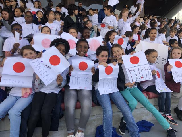 画像: トレーニングを盛り上げてくれた地元の子どもたち