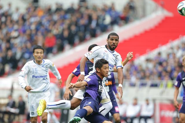 画像: パトリックの決定力が光り、G大阪がこのシーズンの一冠目を手にした(写真◎J.LEAGUE)