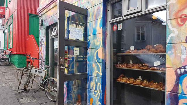 画像: 街中のベーカリーショップ(現地スタッフ撮影)