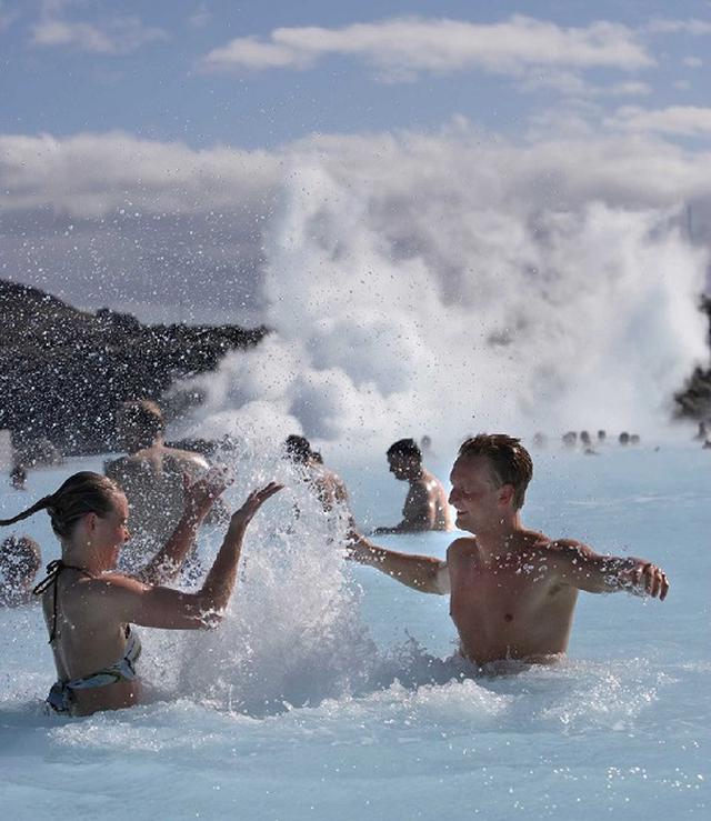 画像: 多くの観光客に親しまれるブルーラグーン(イメージ/PROMOTE ICELAND提供)