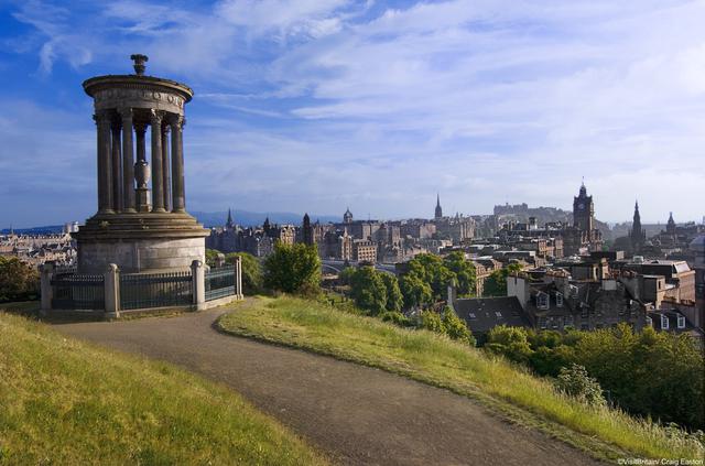 画像: エディンバラ旧市街©︎VisitBritain/ Craig Easton(英国)登録基準(ⅱ)(ⅳ)