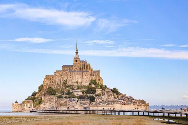 パリの街リトグラフエドアールマッカヴィ HYDE [INSIDE] LIVE 2025 WORLD TOUR」開催記念HYDE 監修ウォッカ