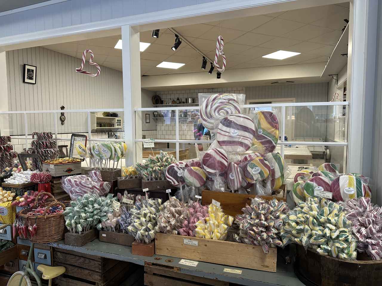 画像1: ガムラスタンのキャンディショップ／2025年6月弊社スタッフ撮影