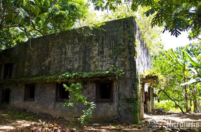 画像: 日本統治時代の建造物 (出典:ミクロネシア政府観光局)