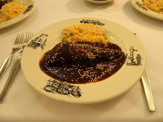 画像: メキシコ伝統の料理「モレ」は発祥の地プエブラで!レストラン「コロニアル」のお食事(イメージ) 2日目のランチ