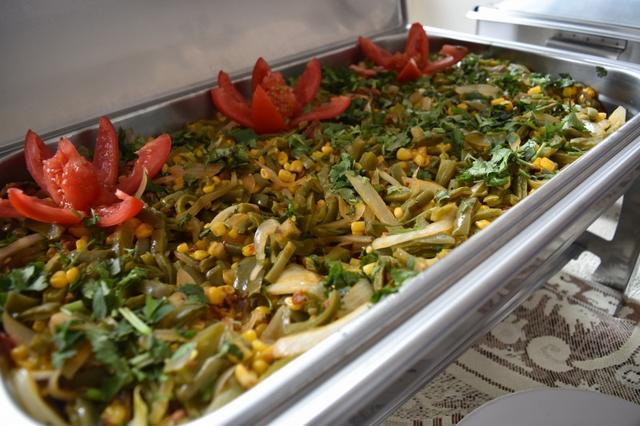 画像: キシコならではの「サボテンサラダ」もございます(イメージ)レストラン「ヌエボ」のお食事。 6日目ランチ