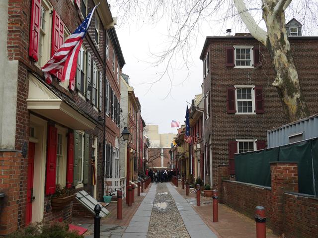 画像: アメリカ最古の住宅街エルフレス小径(イメージ)