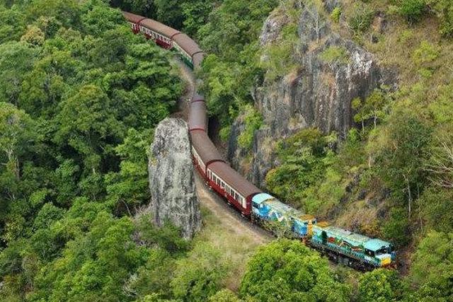 画像: キュランダ鉄道(空撮イメージ)