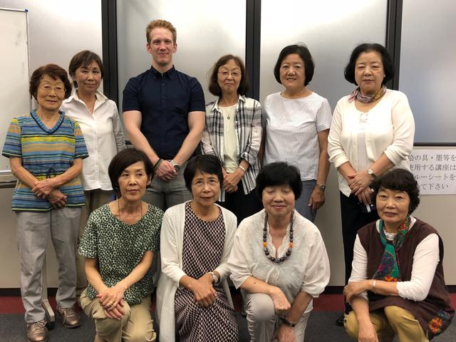 画像: 「次は、空港でお会いしましょう!」(留学ツアー前の英会話教室ご参加のお客様 弊社スタッフ撮影)