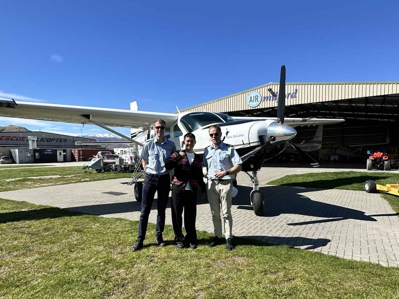 画像: ミルフォードサウンド・フライバック/現地パイロットと添乗員(添乗員撮影)