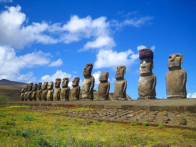 イースター島】☆本物のモアイ像に感動☆エアタヒチヌイ特別直行便にて