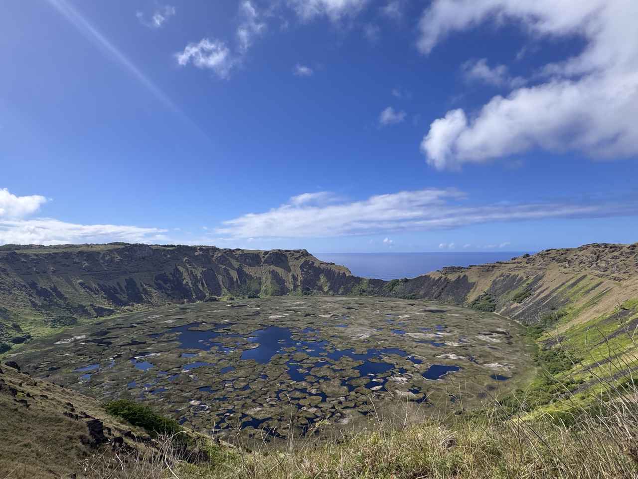 画像: ラノ・カウ展望台(弊社スタッフ撮影)