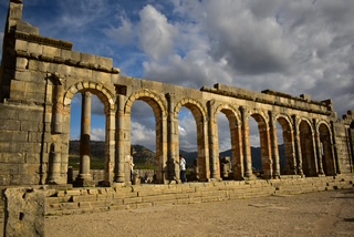 画像: ヴォルビリス考古遺跡（弊社スタッフ撮影）