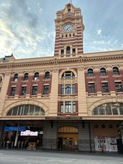 画像2: フリンダース・ストリート駅（弊社スタッフ撮影)