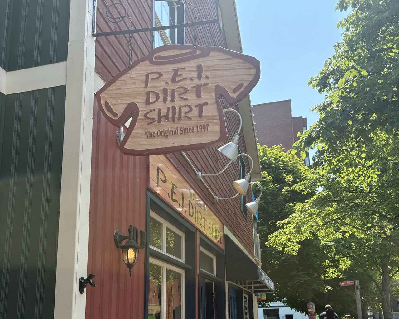 画像: PEI DIRT SHIRT外観（弊社スタッフ撮影）