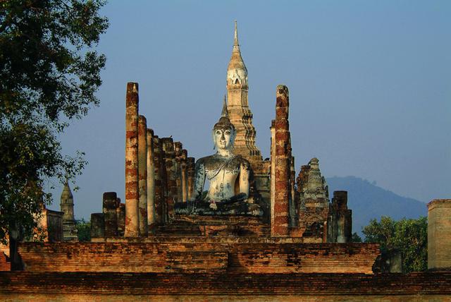 画像: ワット・マハタート(写真提供:タイ国政府観光庁)