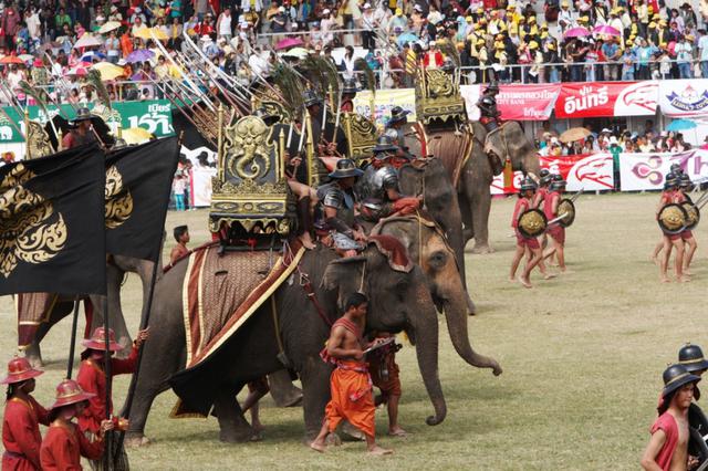 画像: スリン象祭り(写真提供:タイ国政府観光庁)