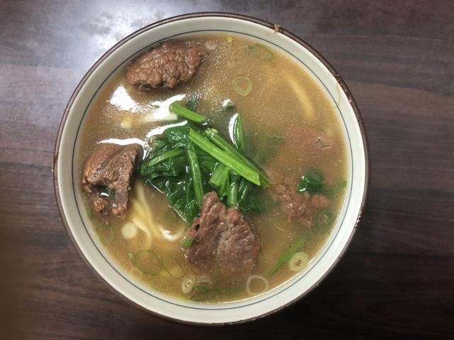 画像: 廖家牛肉麺の牛肉麺/現地旅行会社スタッフ撮影(2019年7月)